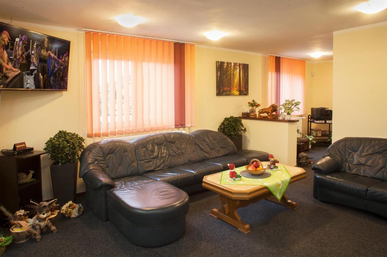 Pension Relax U Komina ฟรันทิชโกวี ลาซเน ภายนอก รูปภาพ