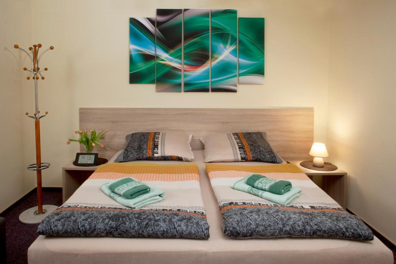 Pension Relax U Komina ฟรันทิชโกวี ลาซเน ภายนอก รูปภาพ